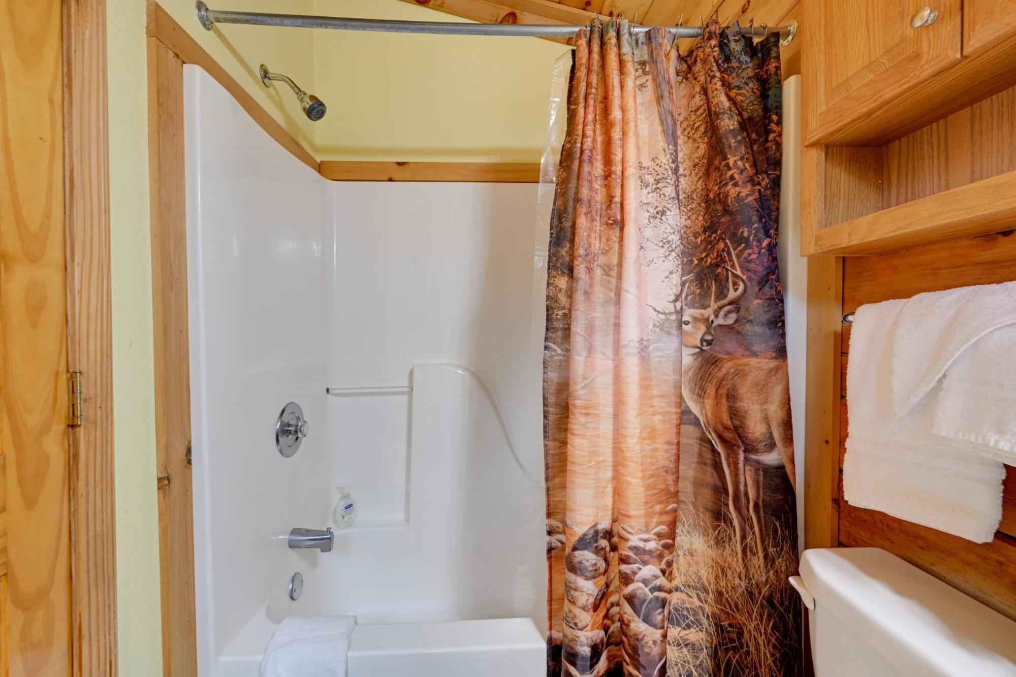 Cozy Deer Glen Cabin With Private Hot Tub And Porch! Bryson City Luaran gambar