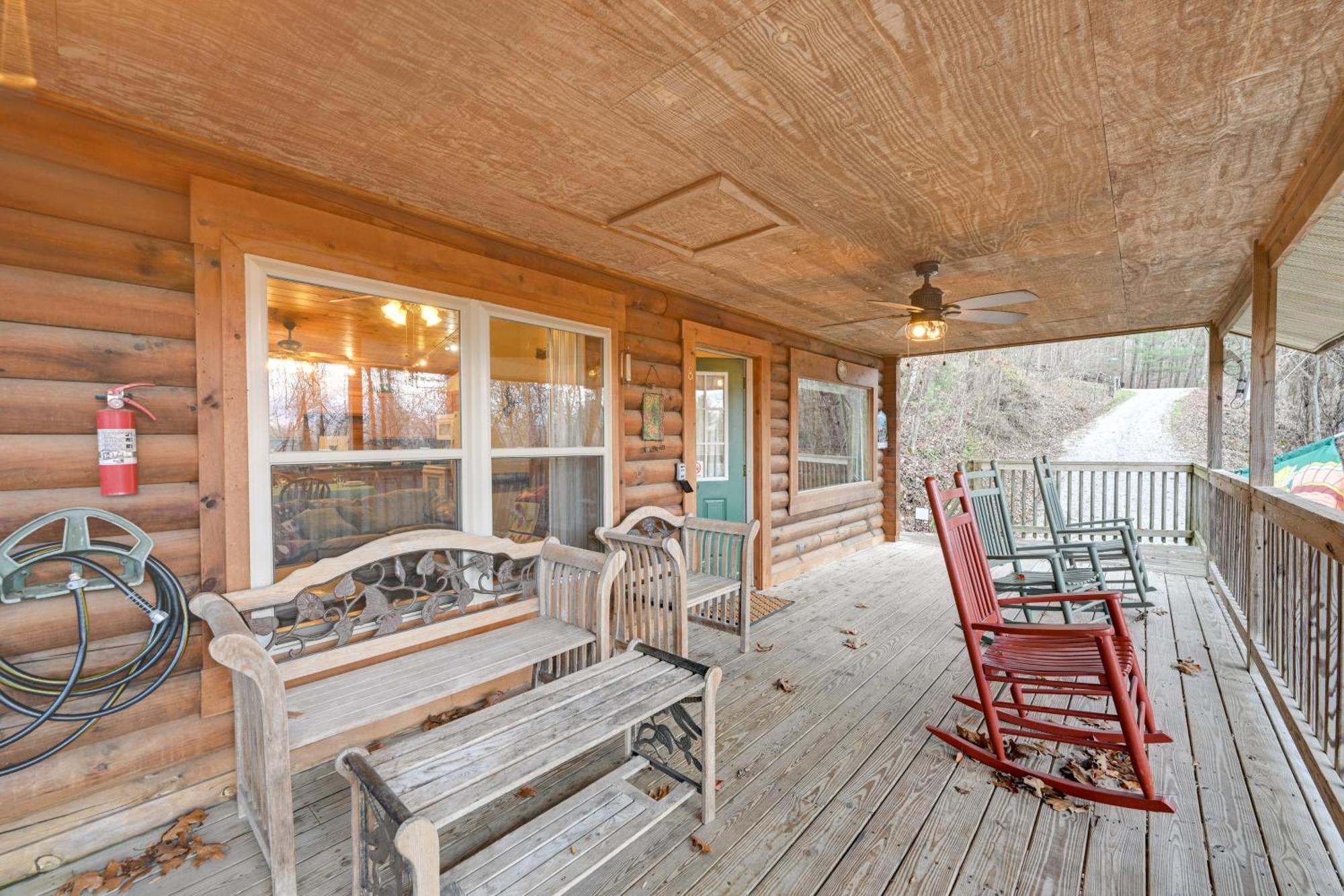 Cozy Deer Glen Cabin With Private Hot Tub And Porch! Bryson City Luaran gambar